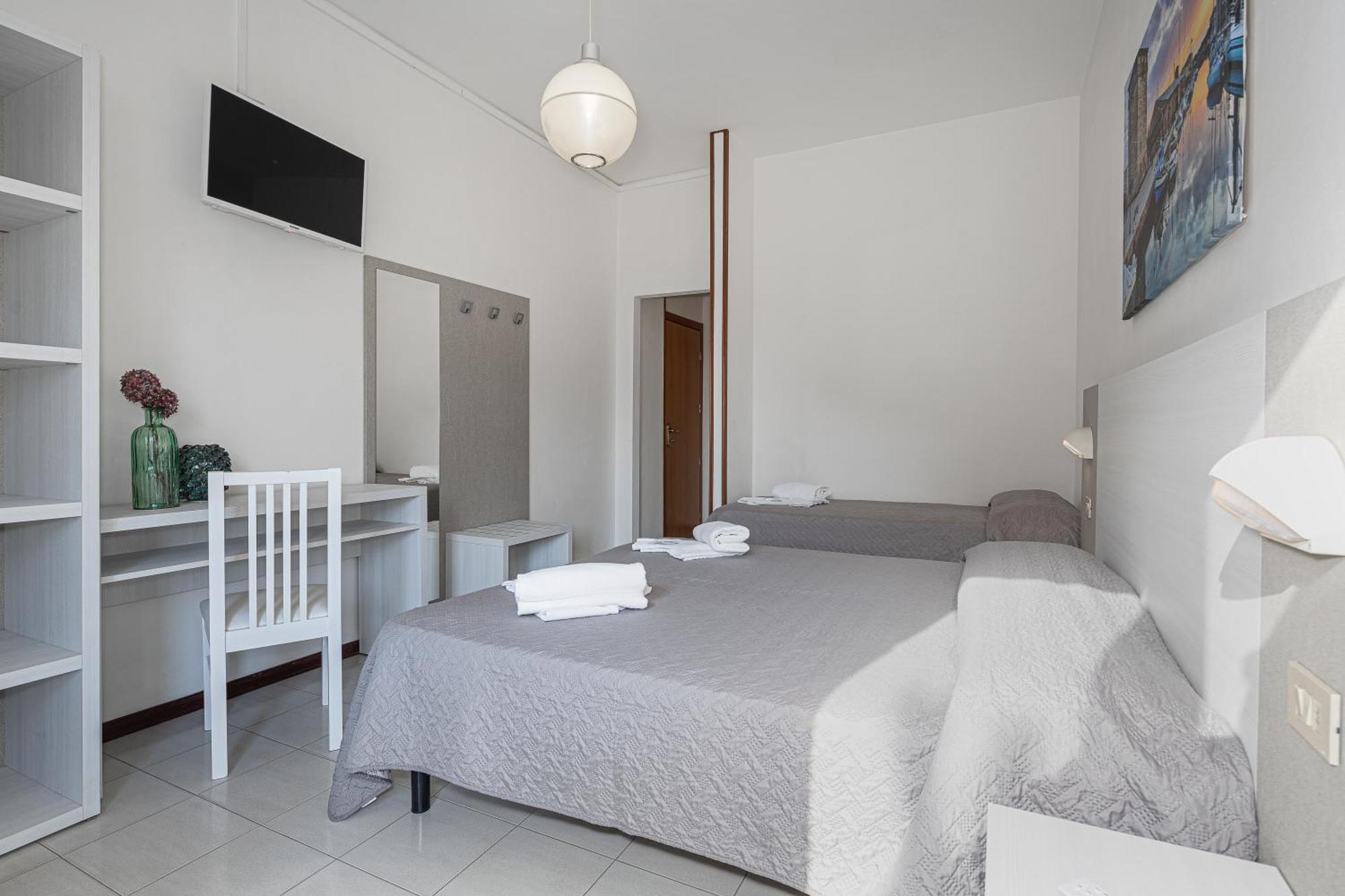 Hotel Astrid Cervia Extérieur photo