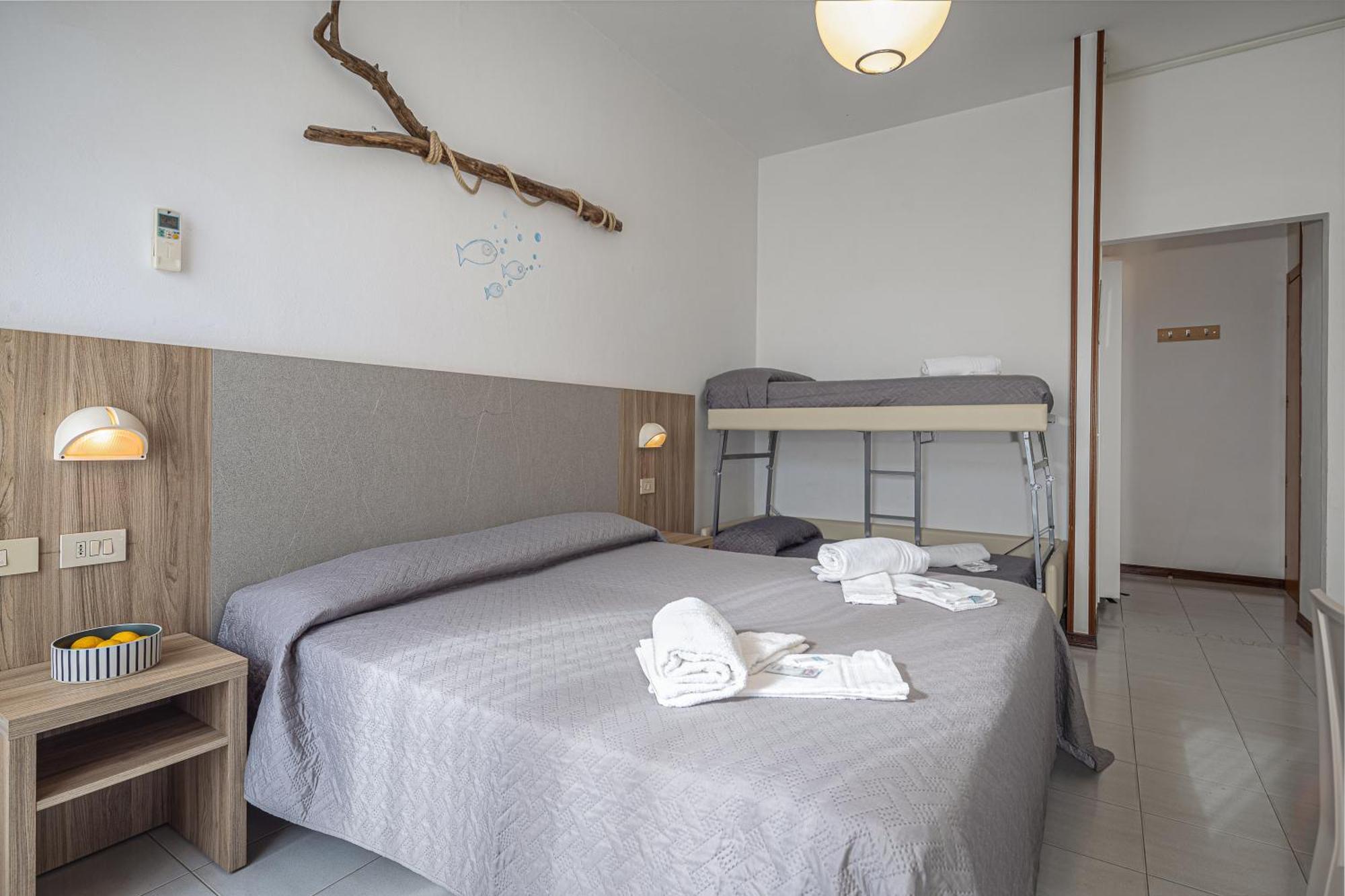 Hotel Astrid Cervia Extérieur photo