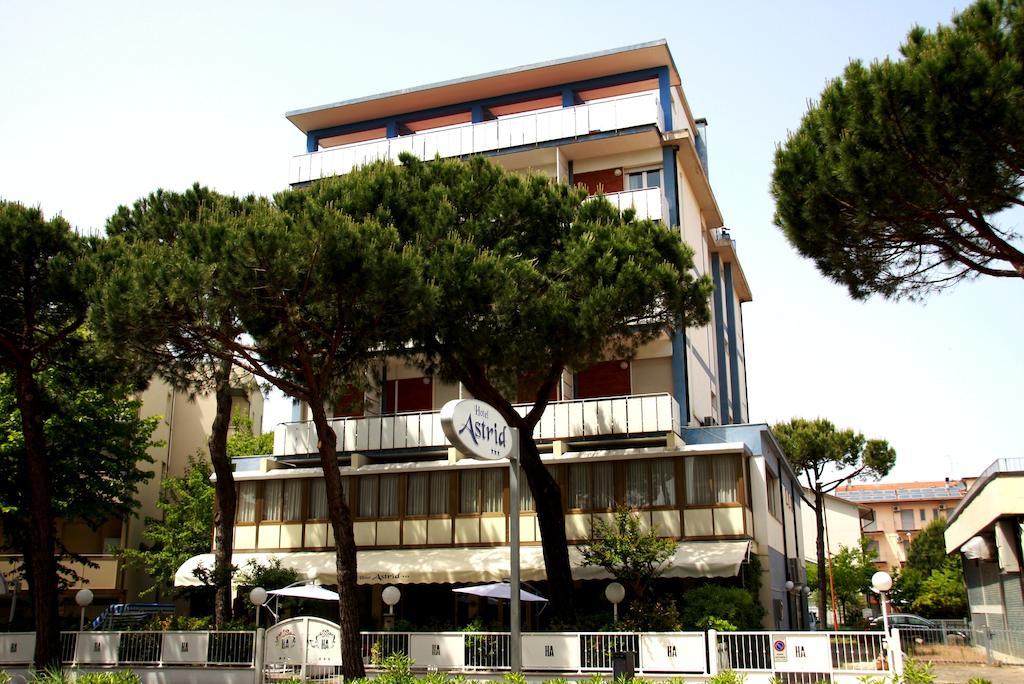 Hotel Astrid Cervia Extérieur photo