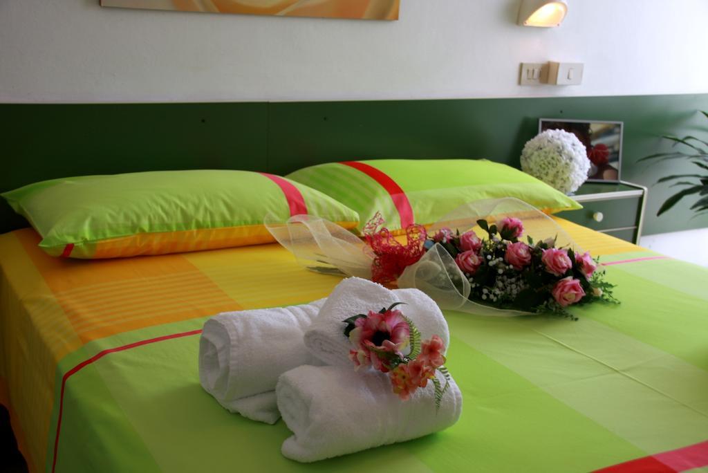 Hotel Astrid Cervia Extérieur photo