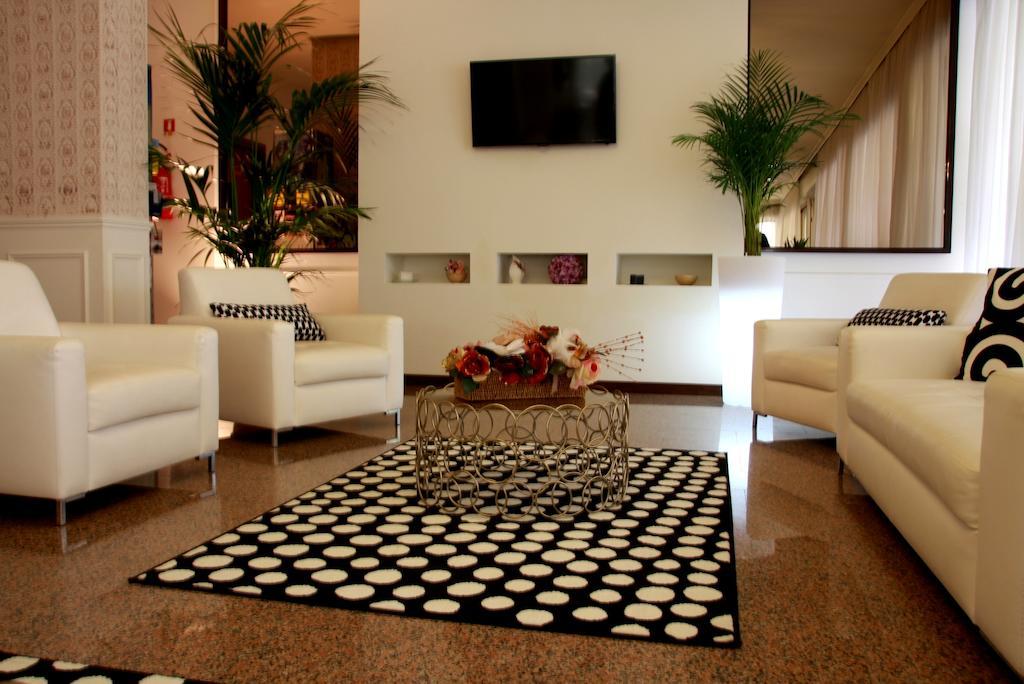 Hotel Astrid Cervia Extérieur photo